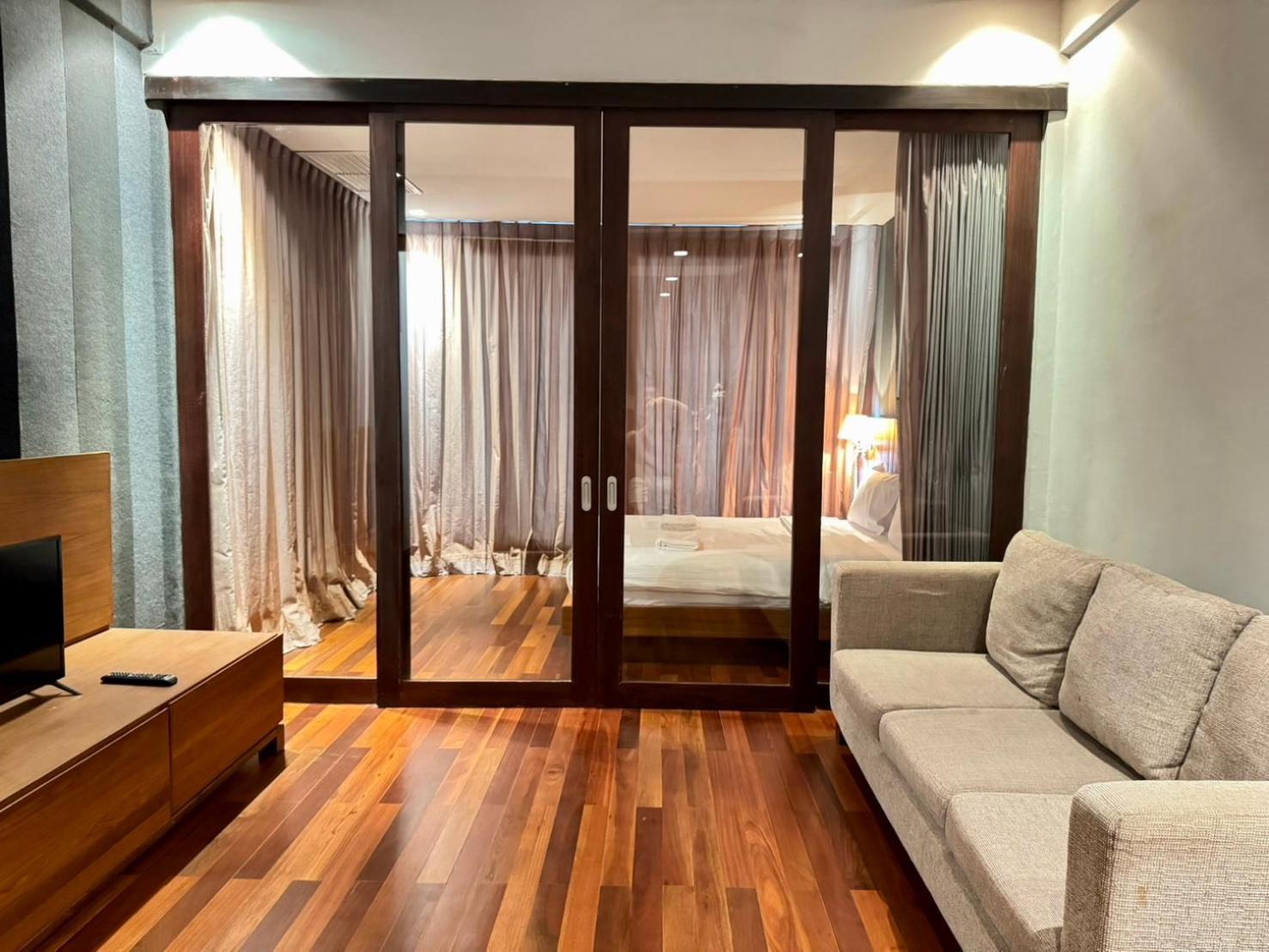 Wish Inn Silom - วิช อินน์ สีลม X Bangkok Exteriör bild