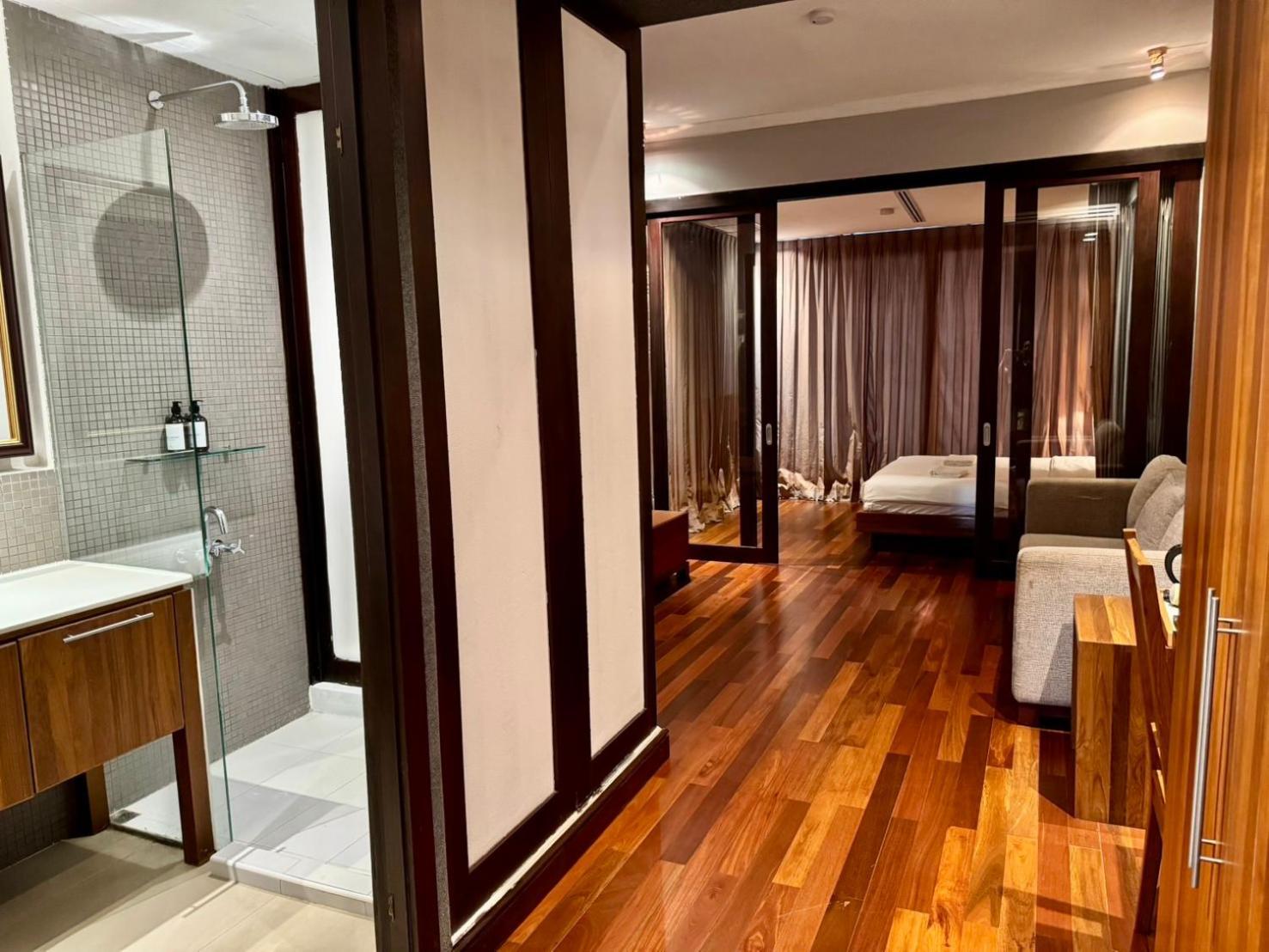 Wish Inn Silom - วิช อินน์ สีลม X Bangkok Exteriör bild