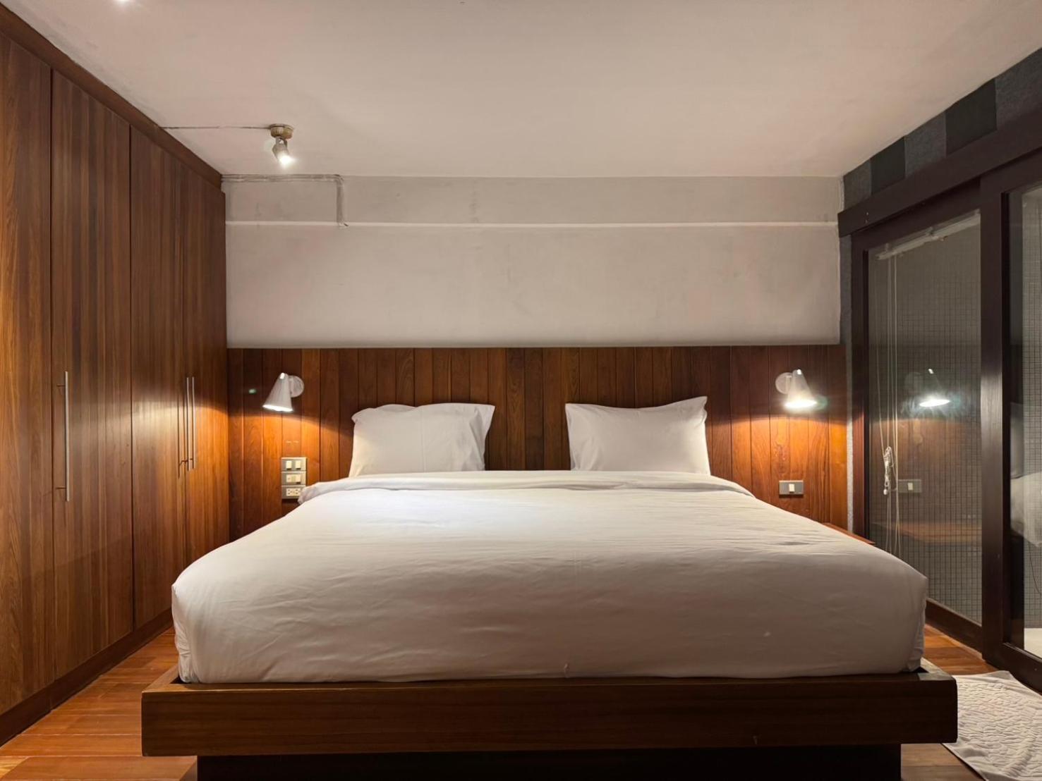 Wish Inn Silom - วิช อินน์ สีลม X Bangkok Exteriör bild