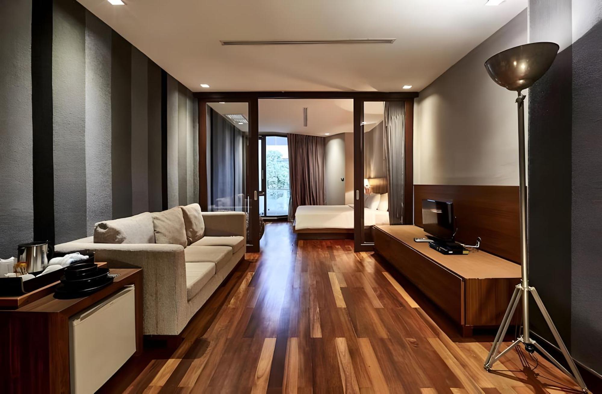 Wish Inn Silom - วิช อินน์ สีลม X Bangkok Exteriör bild