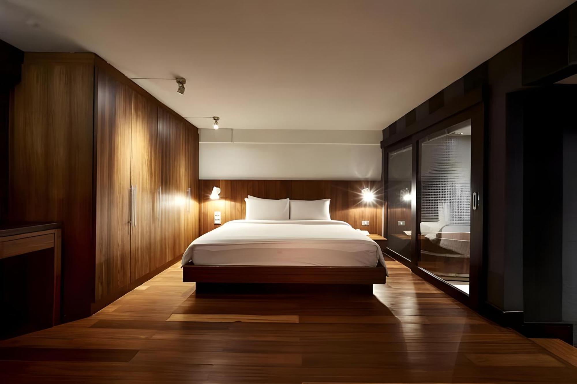 Wish Inn Silom - วิช อินน์ สีลม X Bangkok Exteriör bild
